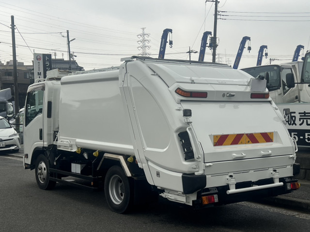 いすゞ エルフ TRG-NPR85AR(2WD)の写真4