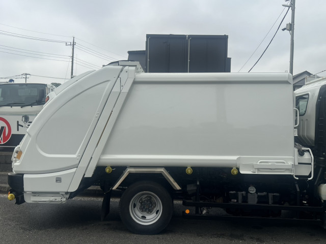 いすゞ エルフ TRG-NPR85AR(2WD)の写真6