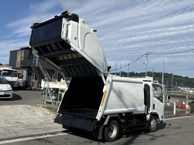 いすゞ エルフ TRG-NPR85AR(2WD)の写真16