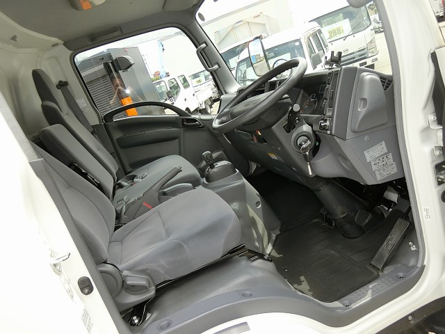 いすゞ エルフ BDG-NPR85AN(2WD)の写真3