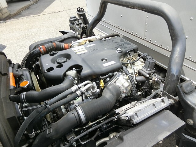 いすゞ エルフ BDG-NPR85AN(2WD)の写真5