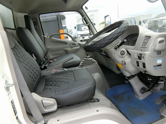 トヨタ トヨエース BDG-XZU414(2WD)の写真3
