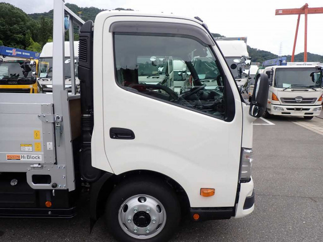 日野 デュトロ 2WG-XZU713N(2WD)の写真12