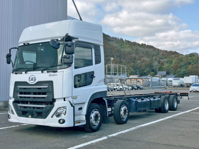 クオン キャブ付シャーシ