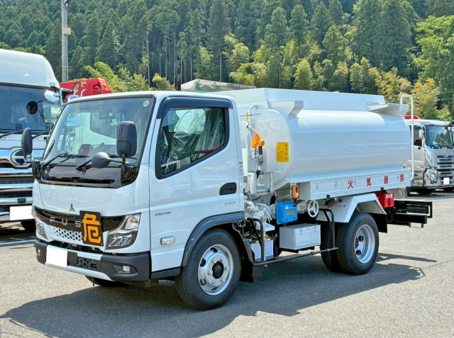 三菱 キャンター 2PG-FEA80 2WD
