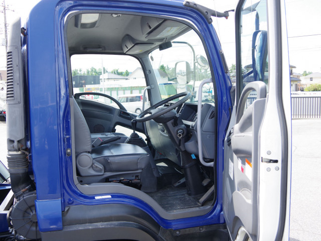 いすゞ フォワード 2PG-FRR90S1(2WD)の写真25