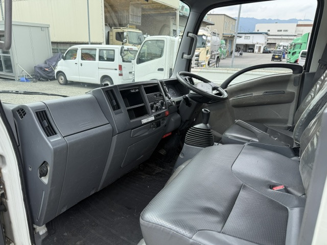 いすゞ エルフ BKG-NMR85AN(2WD)の写真13