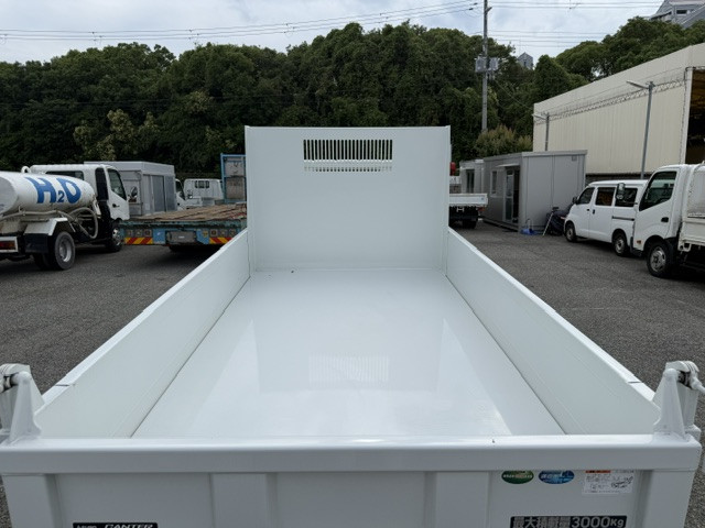 三菱 キャンター 2RG-FBA60(2WD)の写真5