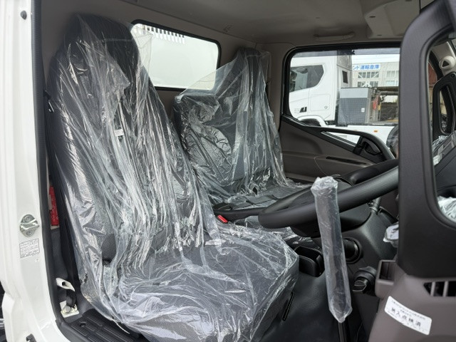 三菱 キャンター 2RG-FBA60(2WD)の写真10