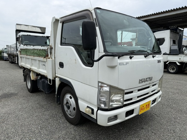 いすゞ エルフ TKG-NKR85AD(2WD)の写真2