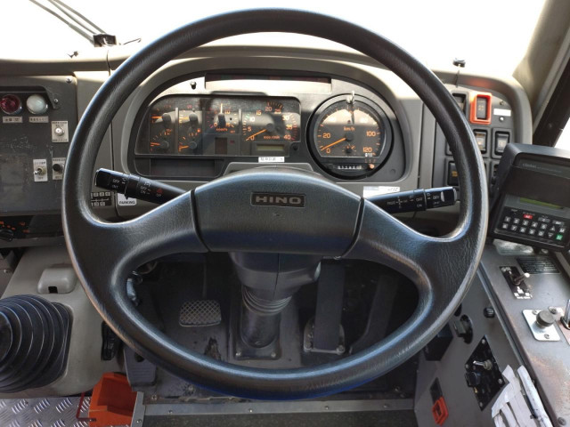 日野 ブルーリボン PKG-KV234N2(2WD)の写真12