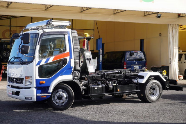 三菱 ファイター 2KG-FK72F 2WD