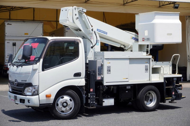 日野 デュトロ TPG-XZU600X 2WD
