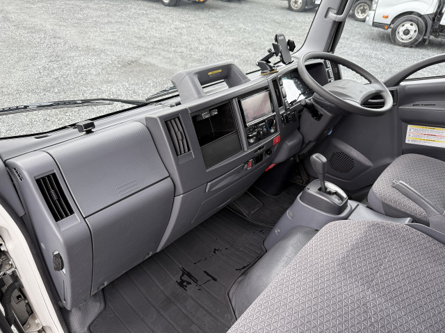 いすゞ エルフ 2RG-NLR88AN(2WD)の写真18