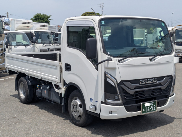 いすゞ エルフ 2TG-NJR88AF(2WD)の写真2
