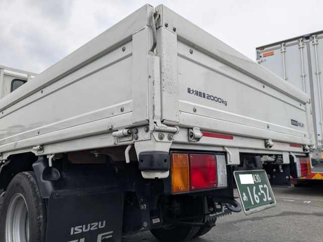 いすゞ エルフ 2TG-NJR88AF(2WD)の写真6