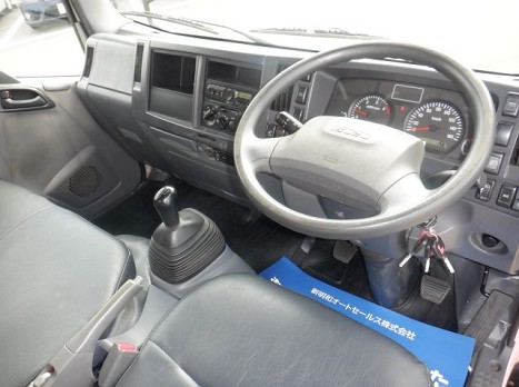 いすゞ TPG-NMR85N(その他)の写真25