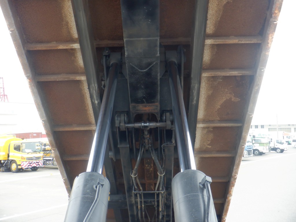 いすゞ QKG-CYM77A(その他)の写真13