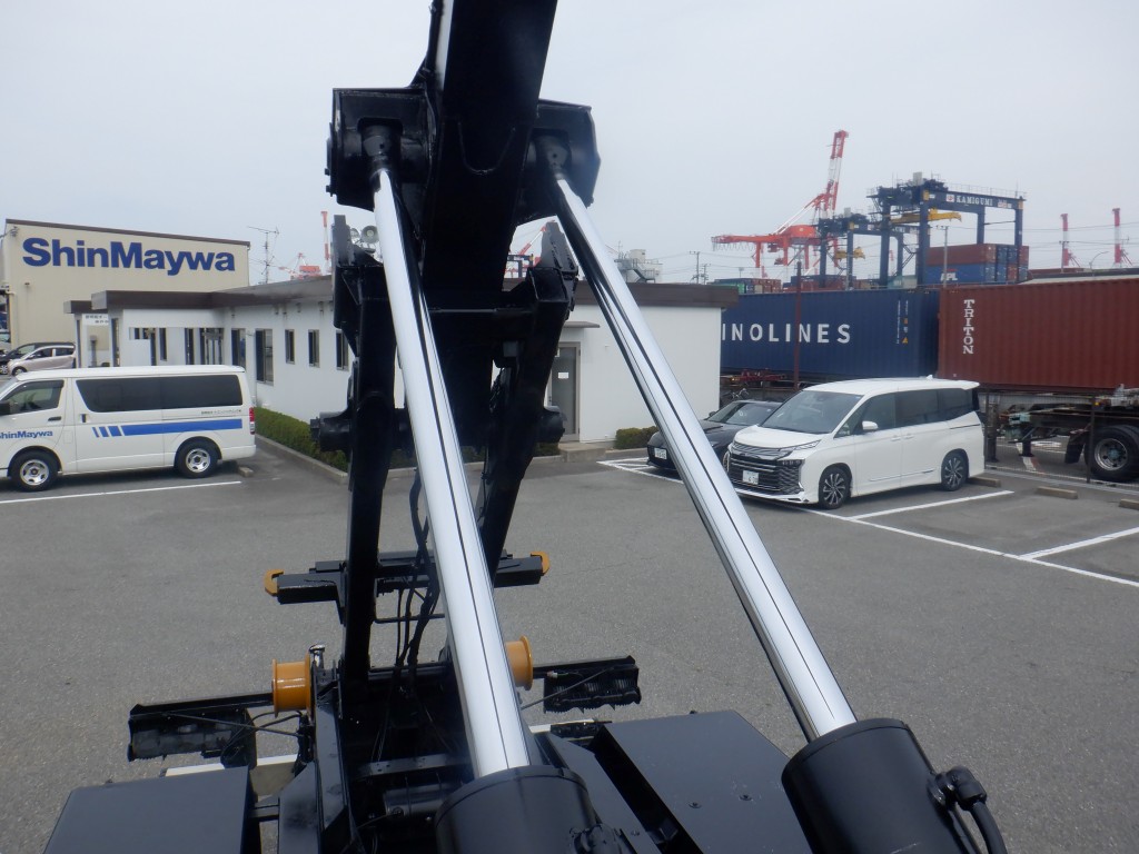 いすゞ  PDG-CYZ77Q8(その他)の写真14