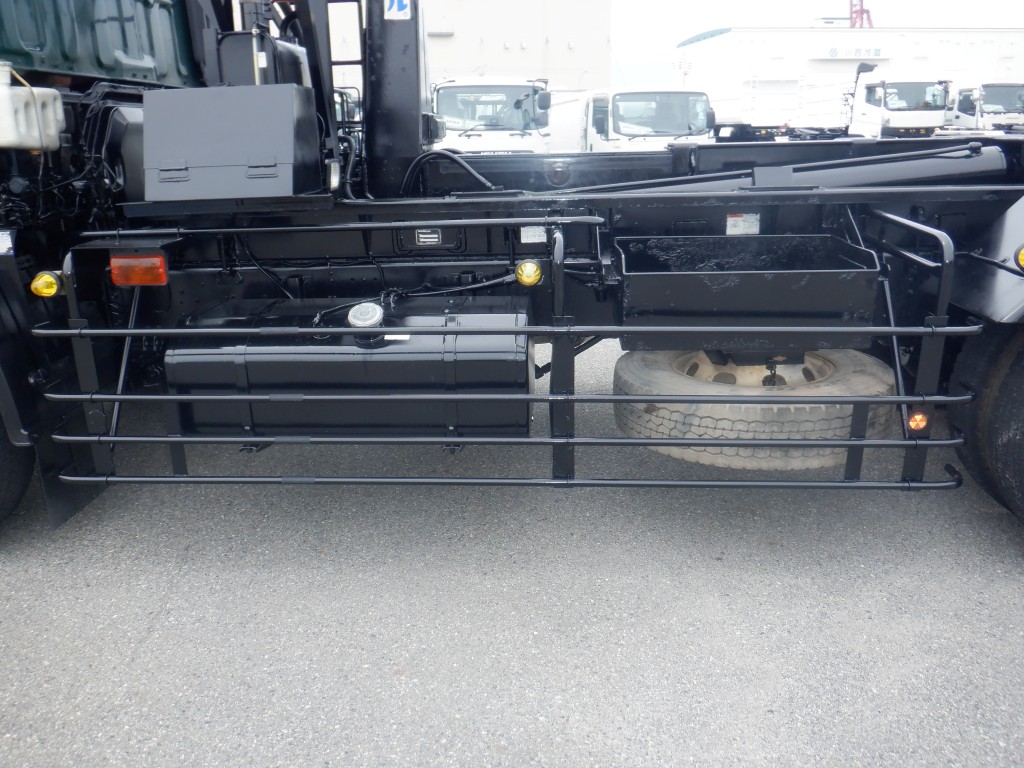 いすゞ  PDG-CYZ77Q8(その他)の写真18
