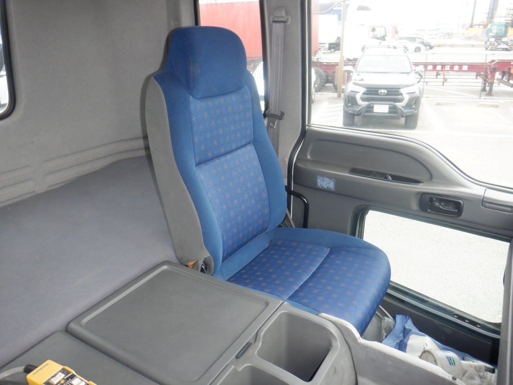 いすゞ  PDG-CYZ77Q8(その他)の写真26