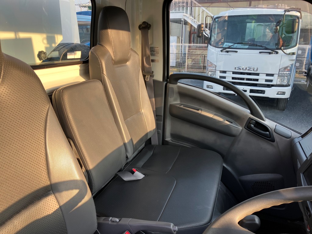 いすゞ  TPG-NMR85N(その他)の写真26