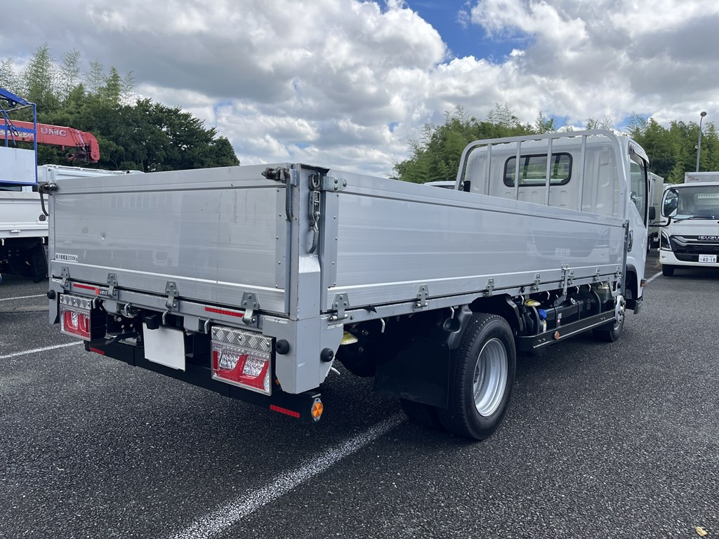 いすゞ エルフ 2RG-NLR88AR(2WD)の写真4