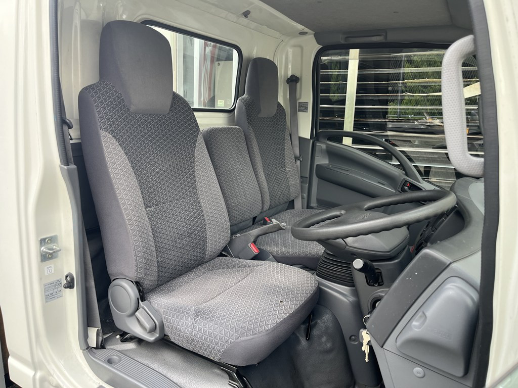 いすゞ エルフ 2RG-NLR88AR(2WD)の写真13