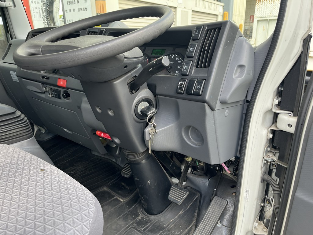 いすゞ エルフ 2RG-NLR88AR(2WD)の写真17