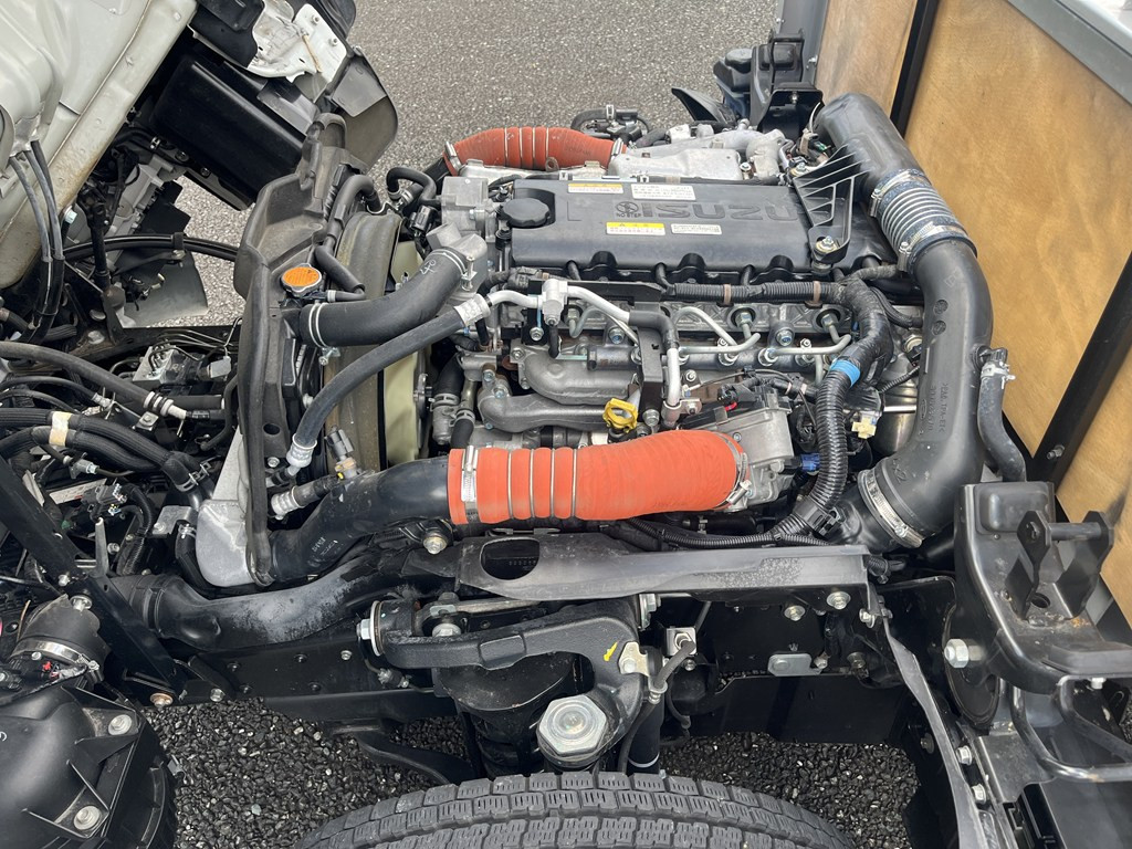 いすゞ エルフ 2RG-NLR88AR(2WD)の写真20