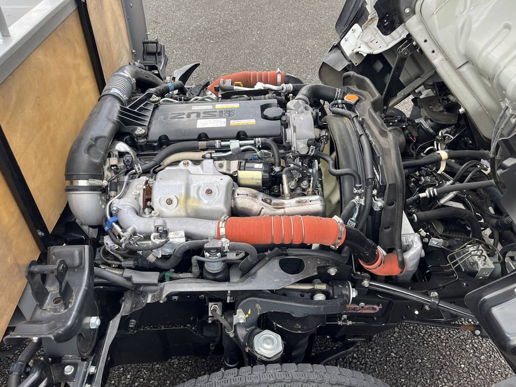 いすゞ エルフ 2RG-NLR88AR(2WD)の写真21