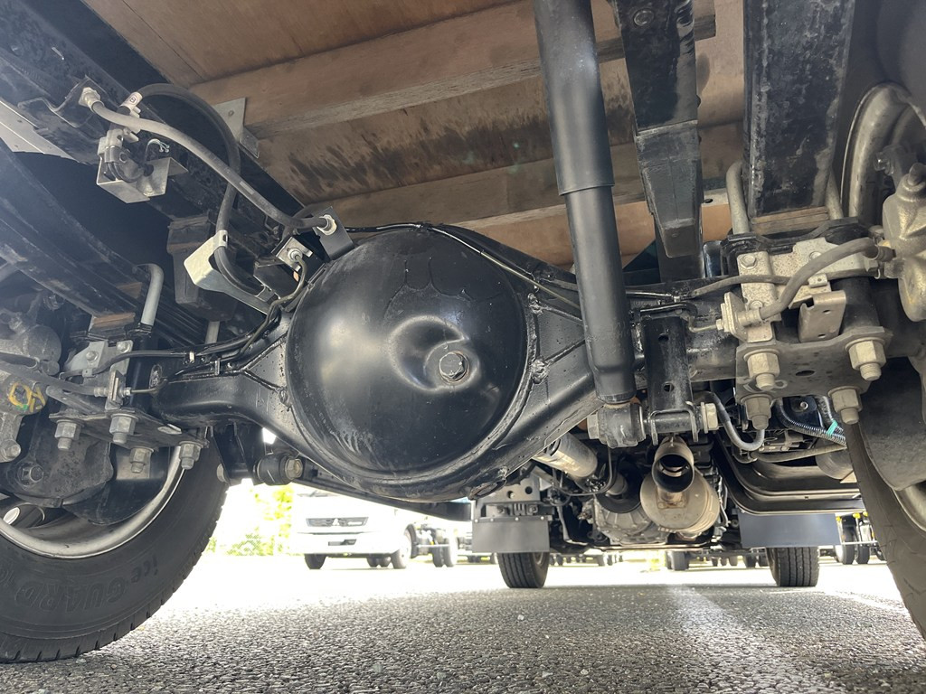 いすゞ エルフ 2RG-NLR88AR(2WD)の写真25