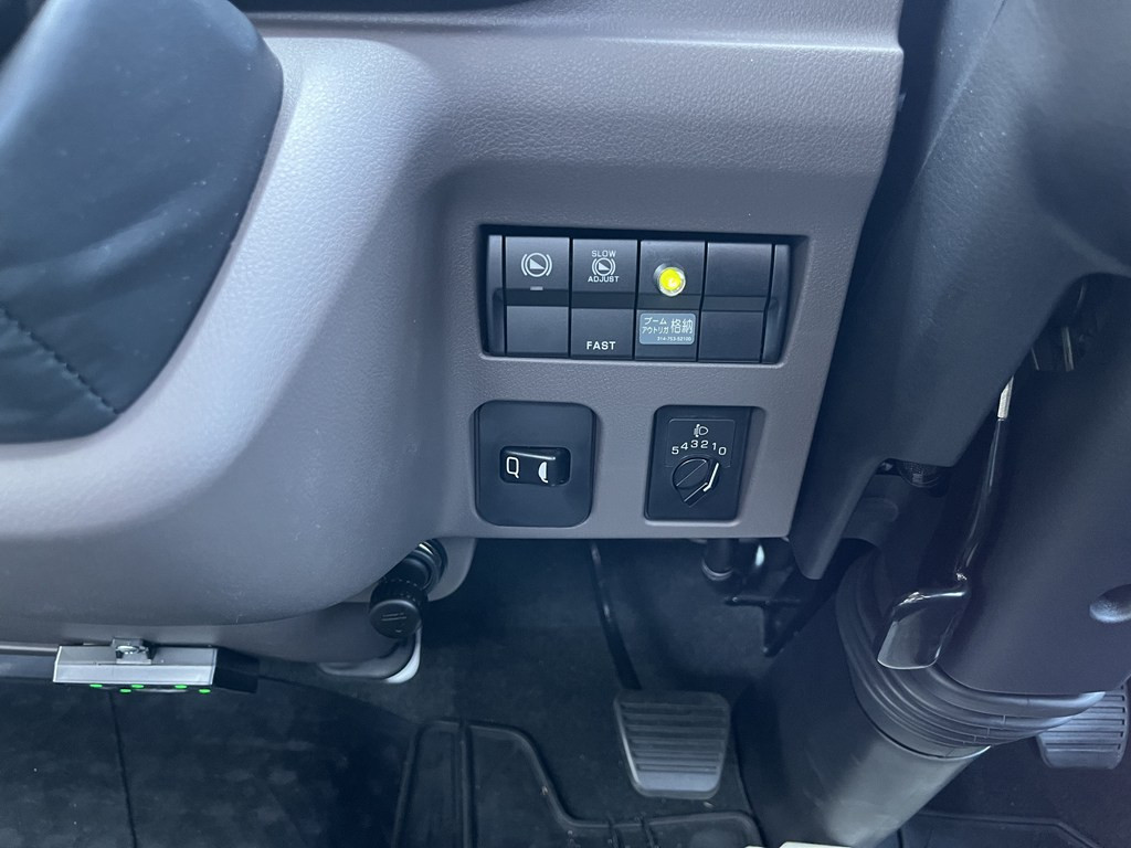 三菱 キャンター 2RG-FEB80(2WD)の写真15