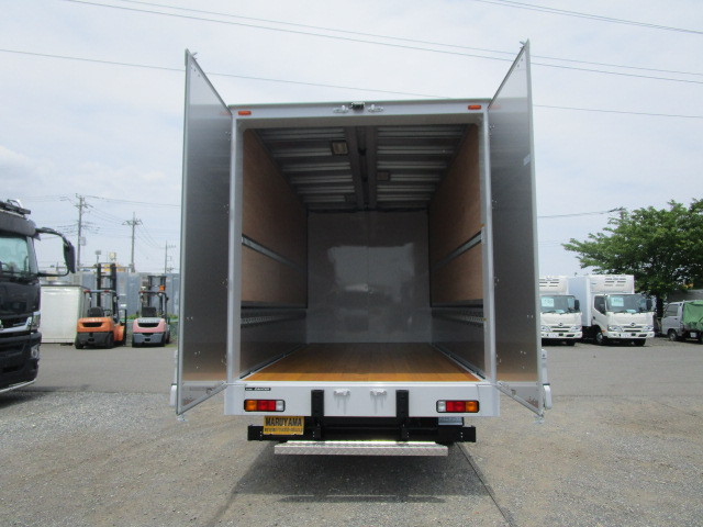 三菱 キャンター 2PG-FEB90(2WD)の写真8