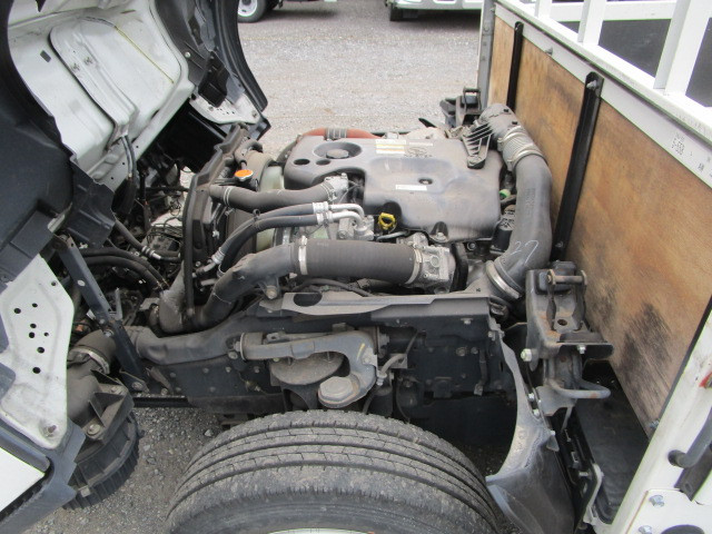 いすゞ エルフ TRG-NJR85A(2WD)の写真21