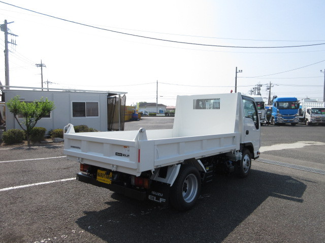 いすゞ エルフ 2PG-NKS88AD(4WD)の写真4