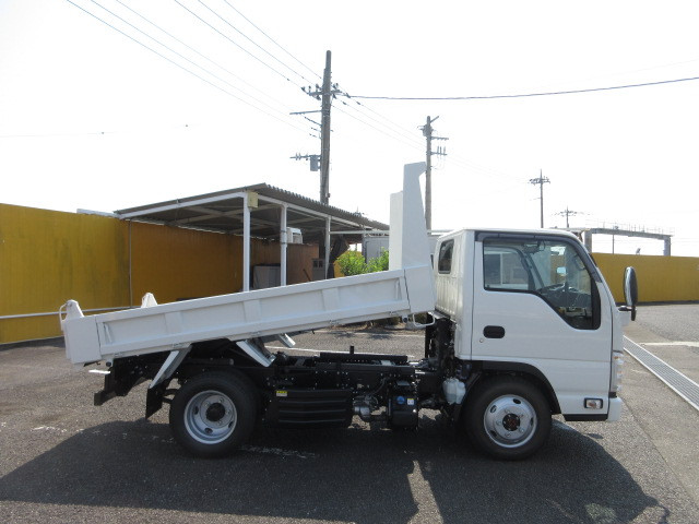 いすゞ エルフ 2PG-NKS88AD(4WD)の写真13