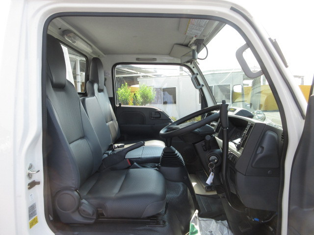 いすゞ エルフ 2PG-NKS88AD(4WD)の写真19