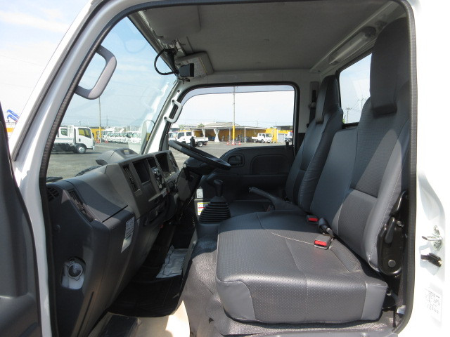 いすゞ エルフ 2PG-NKS88AD(4WD)の写真28