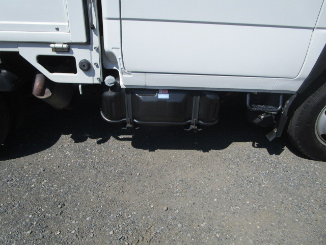 いすゞ エルフ TKG-NJR85A(2WD)の写真39