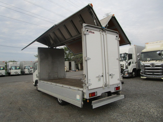 いすゞ エルフ BKG-NMR85AN(2WD)の写真3