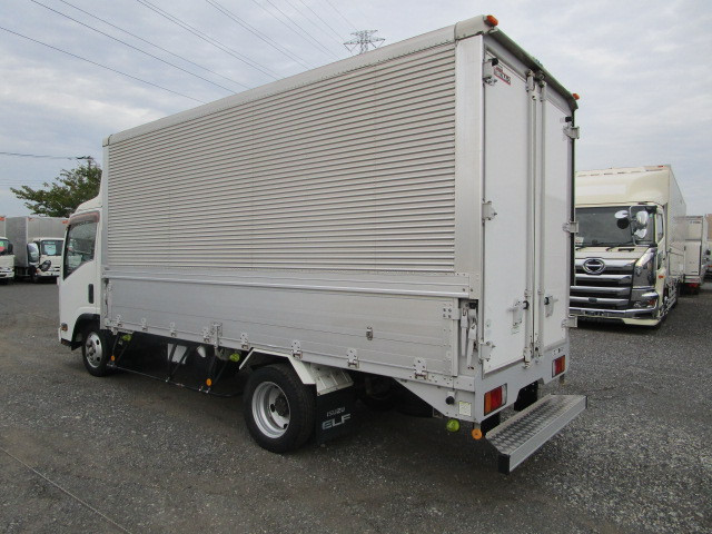 いすゞ エルフ BKG-NMR85AN(2WD)の写真6