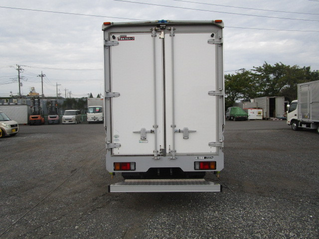 いすゞ エルフ BKG-NMR85AN(2WD)の写真10