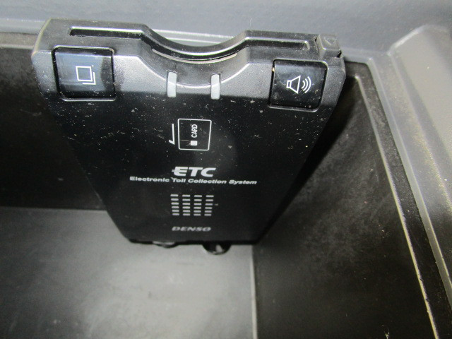 いすゞ エルフ BKG-NMR85AN(2WD)の写真15