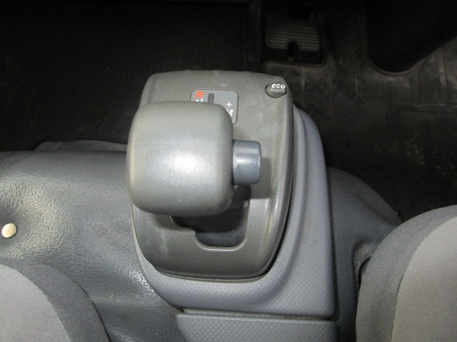 いすゞ エルフ BKG-NMR85AN(2WD)の写真19