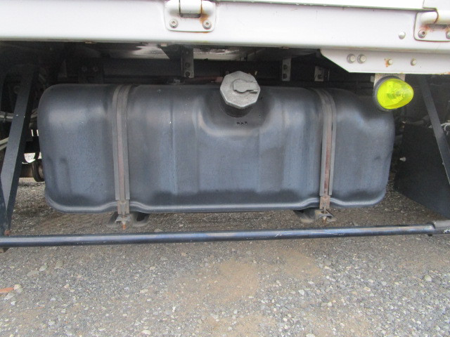 いすゞ エルフ BKG-NMR85AN(2WD)の写真30