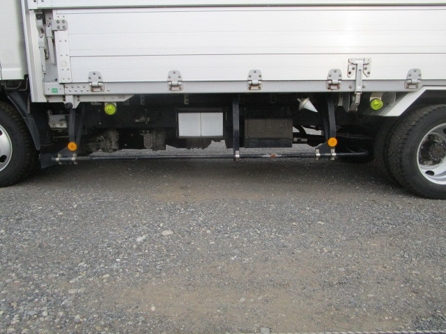 いすゞ エルフ BKG-NMR85AN(2WD)の写真34