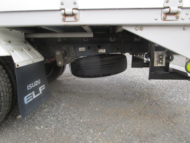いすゞ エルフ BKG-NMR85AN(2WD)の写真37