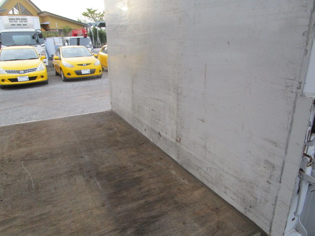 いすゞ エルフ BKG-NMR85AN(2WD)の写真39