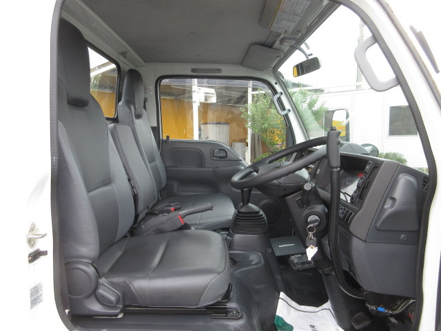 いすゞ エルフ 2RG-NJR88AD(2WD)の写真17